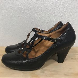 Clark’s Plush Weave Dress Shoe